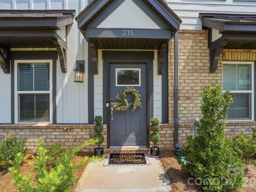 215 Tamala Street, Davidson, NC 28036.  MLS# CAR4409958, YatesRealty ID 42941. 