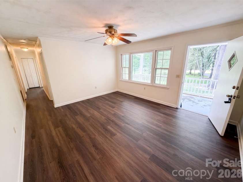 5100 Robinwood Drive, Charlotte, NC 28215.  MLS# CAR4413281, YatesRealty ID 42942. 