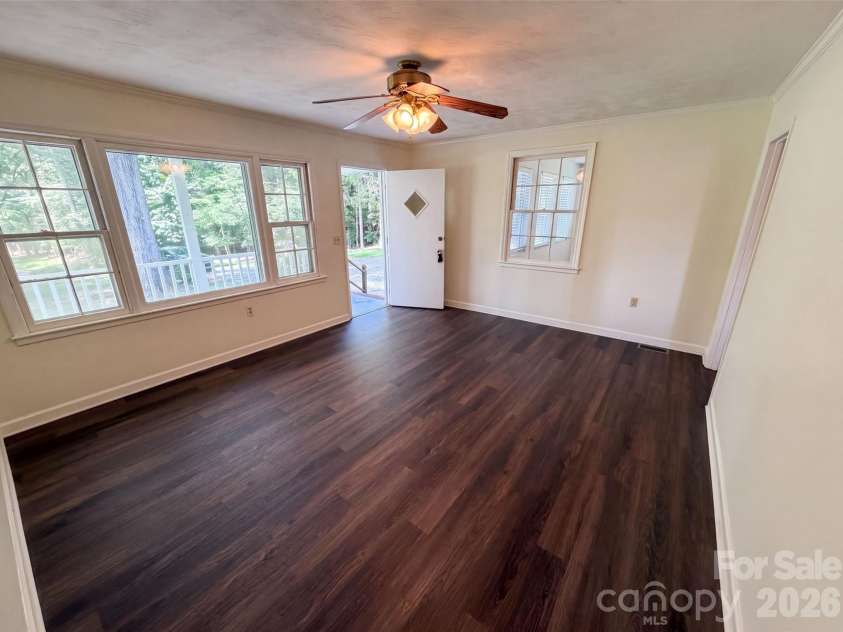 5100 Robinwood Drive, Charlotte, NC 28215.  MLS# CAR4413281, YatesRealty ID 42942. 