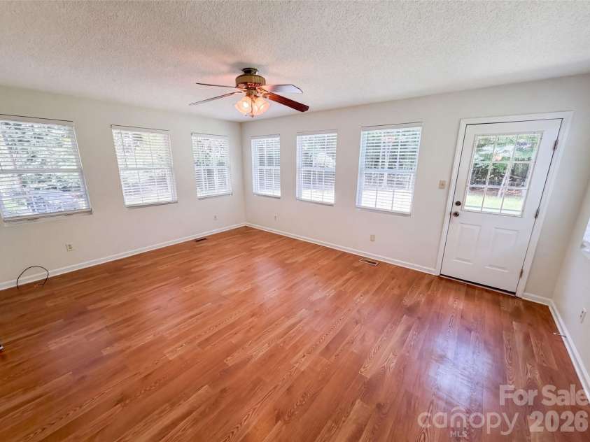 5100 Robinwood Drive, Charlotte, NC 28215.  MLS# CAR4413281, YatesRealty ID 42942. 