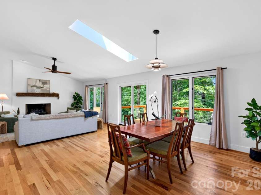 12 Beech Tree Lane, Asheville, NC 28804.  MLS# CAR4406184, YatesRealty ID 42943. 