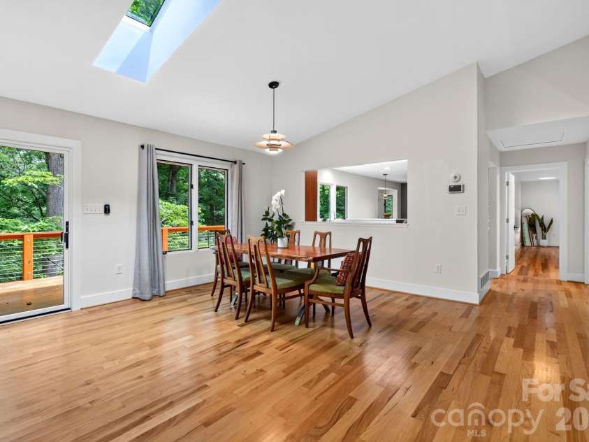 12 Beech Tree Lane, Asheville, NC 28804.  MLS# CAR4406184, YatesRealty ID 42943. 