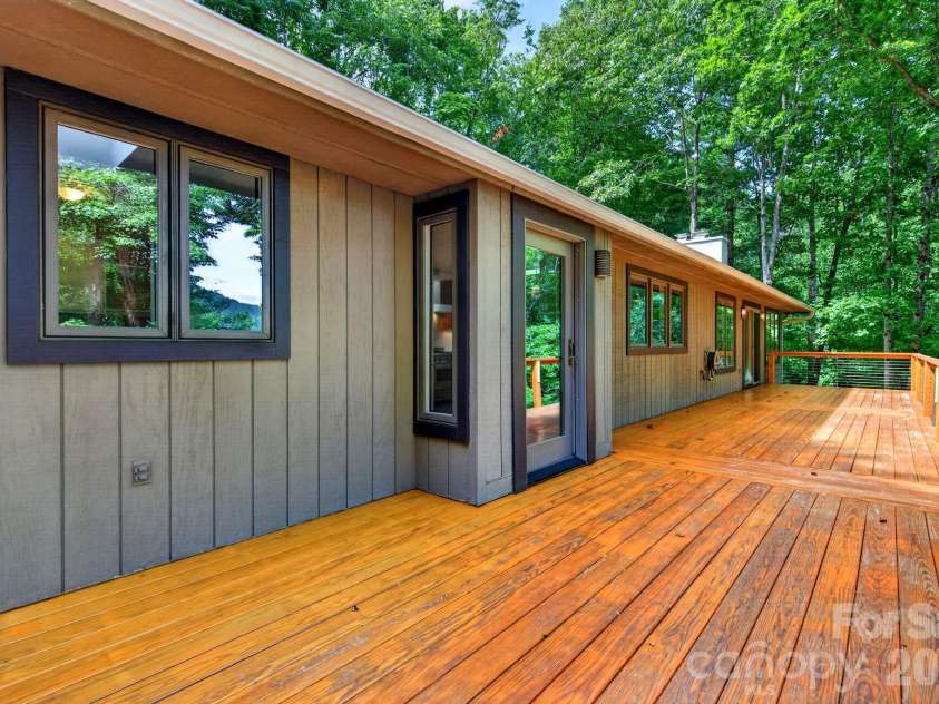 12 Beech Tree Lane, Asheville, NC 28804.  MLS# CAR4406184, YatesRealty ID 42943. 