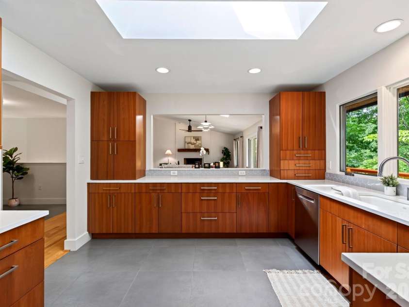 12 Beech Tree Lane, Asheville, NC 28804.  MLS# CAR4406184, YatesRealty ID 42943. Custom cabinetry
