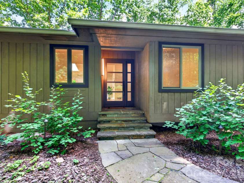 12 Beech Tree Lane, Asheville, NC 28804.  MLS# CAR4406184, YatesRealty ID 42943. Front door