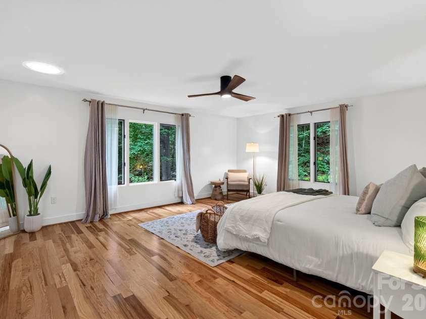 12 Beech Tree Lane, Asheville, NC 28804.  MLS# CAR4406184, YatesRealty ID 42943. Primary bedroom