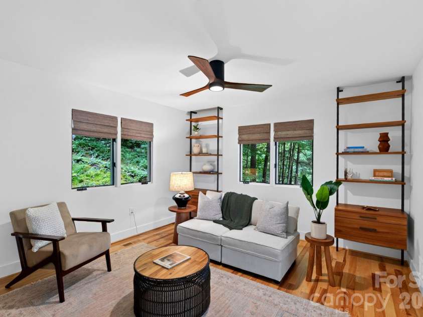 12 Beech Tree Lane, Asheville, NC 28804.  MLS# CAR4406184, YatesRealty ID 42943. Tv/bonus
