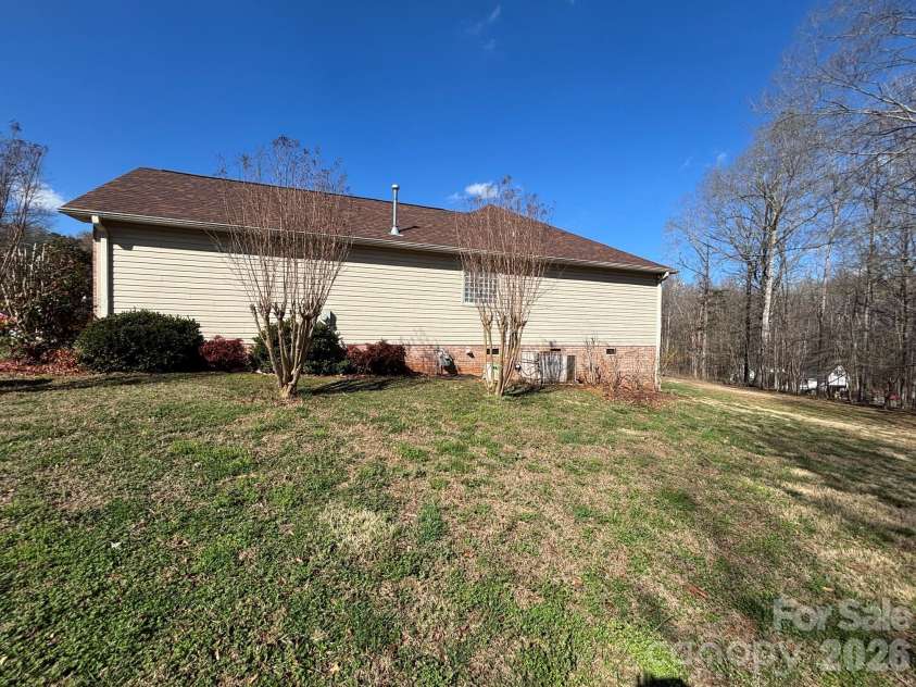 103 Aaron Way, Salisbury, NC 28144.  MLS# CAR4411869, YatesRealty ID 42944. Side of home