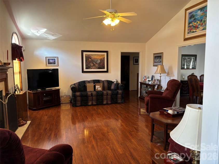 103 Aaron Way, Salisbury, NC 28144.  MLS# CAR4411869, YatesRealty ID 42944. Spacious Living Room