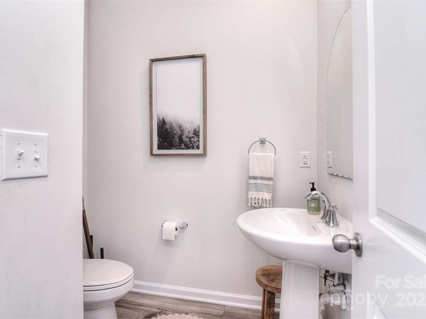 124 Doncaster Drive, Mooresville, NC 28115.  MLS# CAR4220444, YatesRealty ID 4295. 1/2 Bath