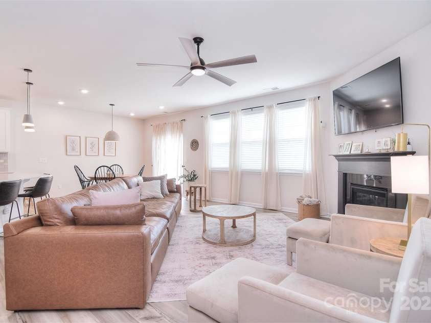 124 Doncaster Drive, Mooresville, NC 28115.  MLS# CAR4220444, YatesRealty ID 4295. 