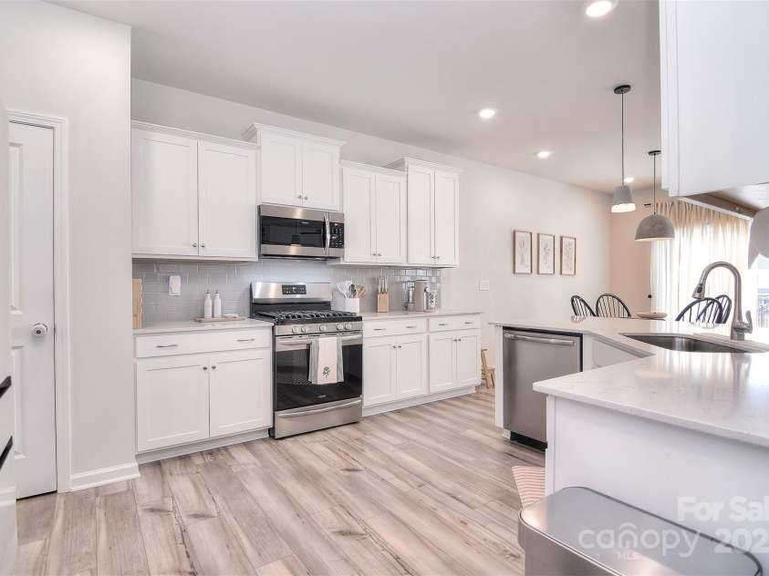 124 Doncaster Drive, Mooresville, NC 28115.  MLS# CAR4220444, YatesRealty ID 4295. 