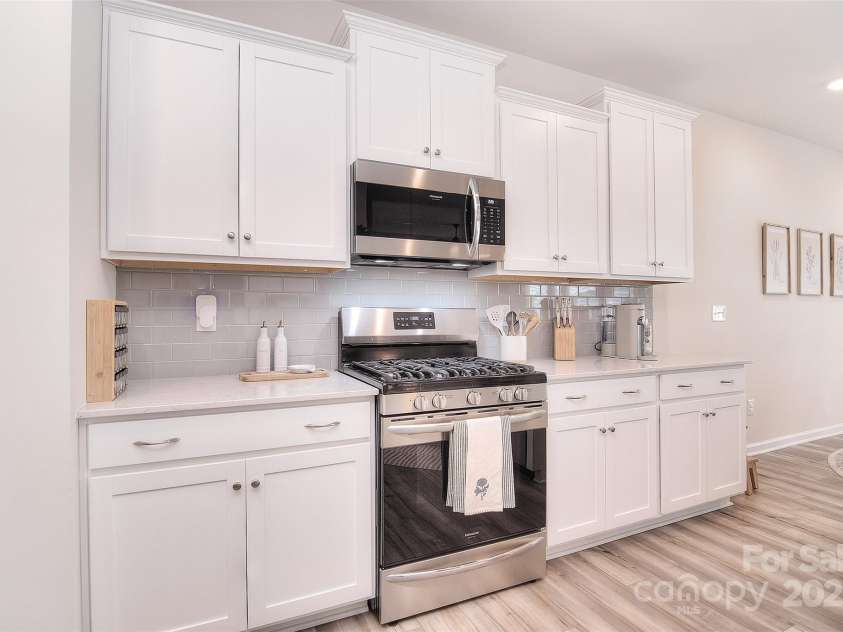 124 Doncaster Drive, Mooresville, NC 28115.  MLS# CAR4220444, YatesRealty ID 4295. 