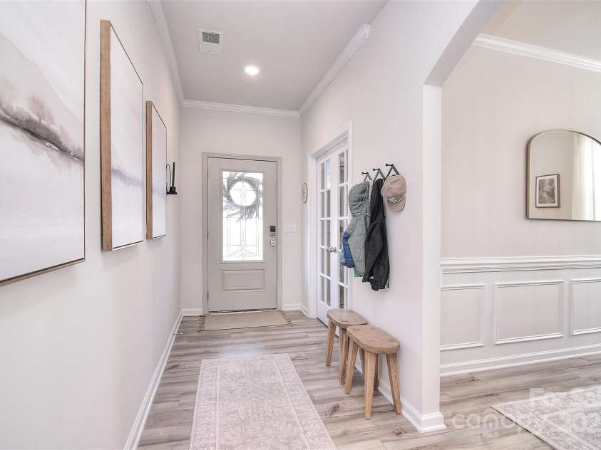 124 Doncaster Drive, Mooresville, NC 28115.  MLS# CAR4220444, YatesRealty ID 4295. 