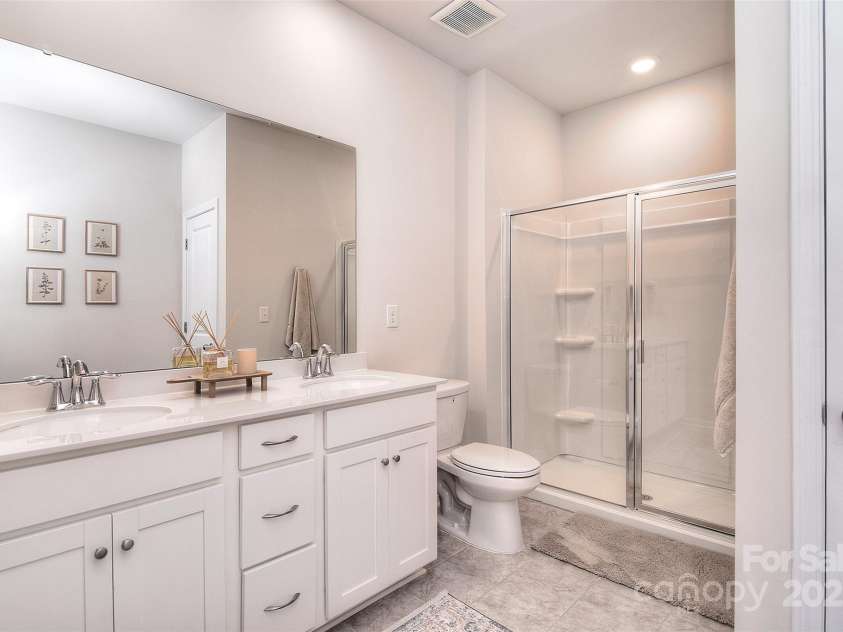 124 Doncaster Drive, Mooresville, NC 28115.  MLS# CAR4220444, YatesRealty ID 4295. 