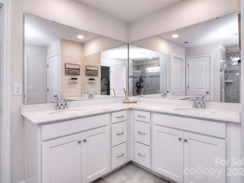 124 Doncaster Drive, Mooresville, NC 28115.  MLS# CAR4220444, YatesRealty ID 4295. 