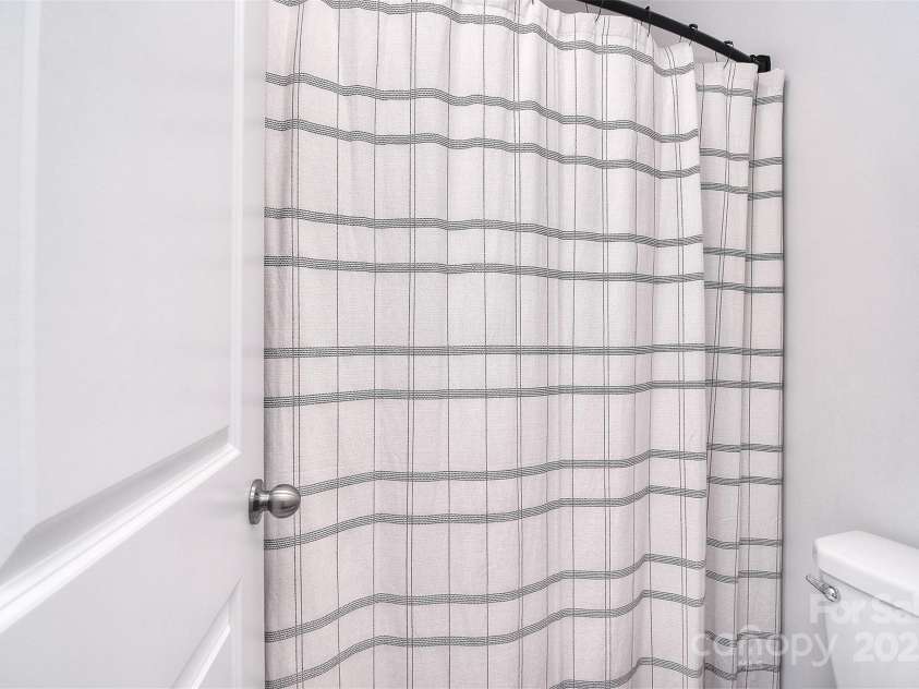 124 Doncaster Drive, Mooresville, NC 28115.  MLS# CAR4220444, YatesRealty ID 4295. 