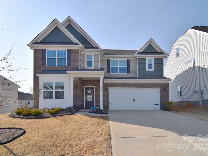 124 Doncaster Drive, Mooresville, NC 28115.  MLS# CAR4220444, YatesRealty ID 4295. 