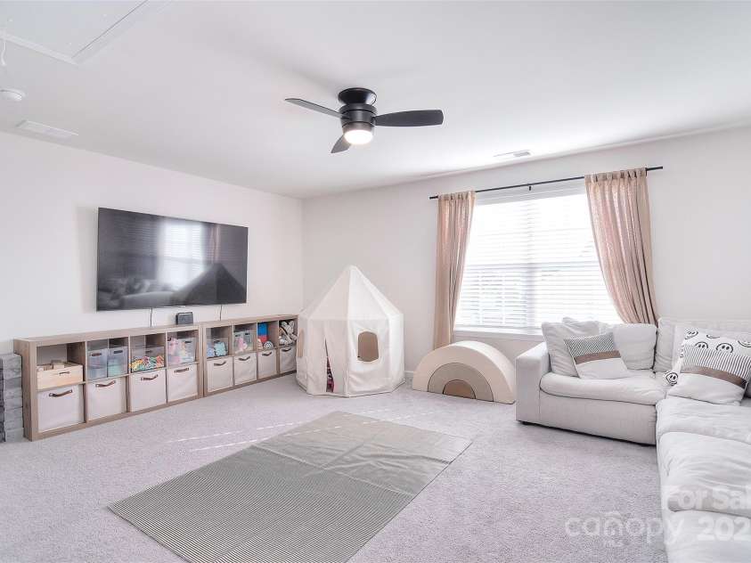 124 Doncaster Drive, Mooresville, NC 28115.  MLS# CAR4220444, YatesRealty ID 4295. Loft