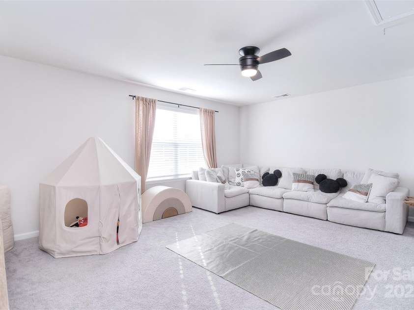 124 Doncaster Drive, Mooresville, NC 28115.  MLS# CAR4220444, YatesRealty ID 4295. Loft