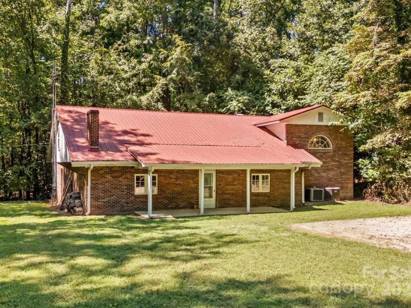 991 Fairway Drive, Kannapolis, NC 28081.  MLS# CAR4301206, YatesRealty ID 4295. 