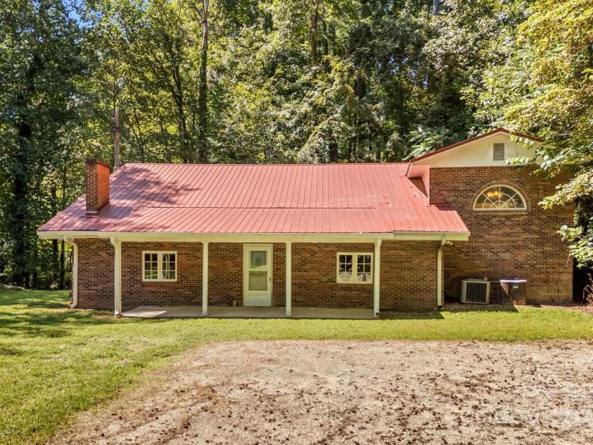 991 Fairway Drive, Kannapolis, NC 28081.  MLS# CAR4301206, YatesRealty ID 4295. 