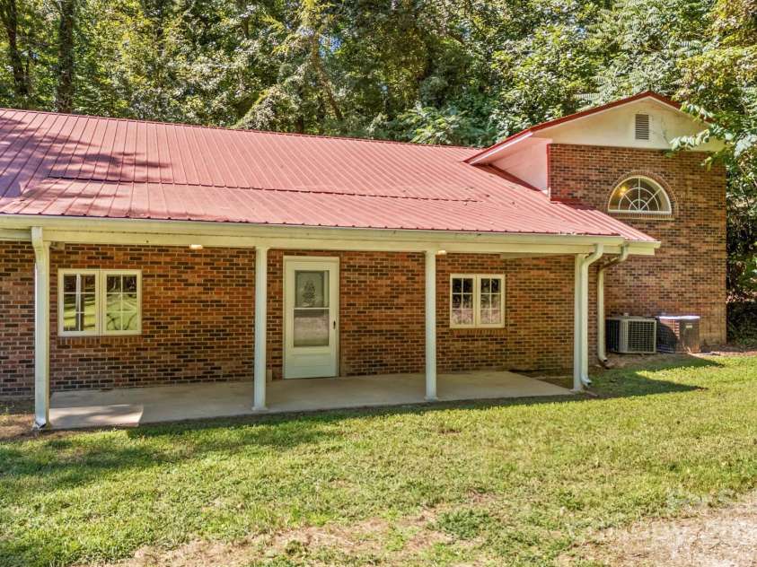991 Fairway Drive, Kannapolis, NC 28081.  MLS# CAR4301206, YatesRealty ID 4295. 