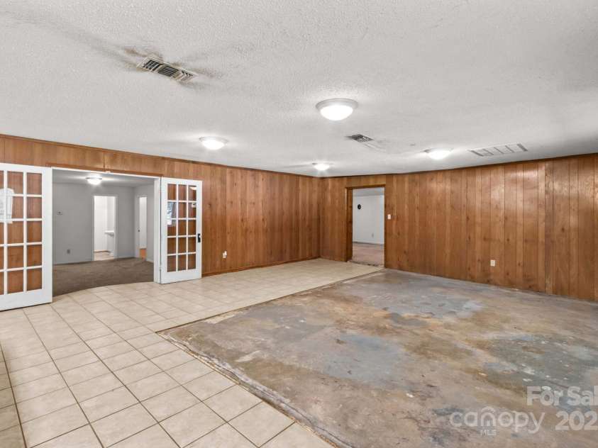 991 Fairway Drive, Kannapolis, NC 28081.  MLS# CAR4301206, YatesRealty ID 4295. 