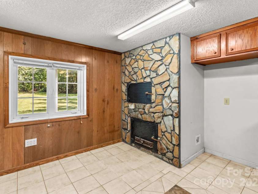 991 Fairway Drive, Kannapolis, NC 28081.  MLS# CAR4301206, YatesRealty ID 4295. 