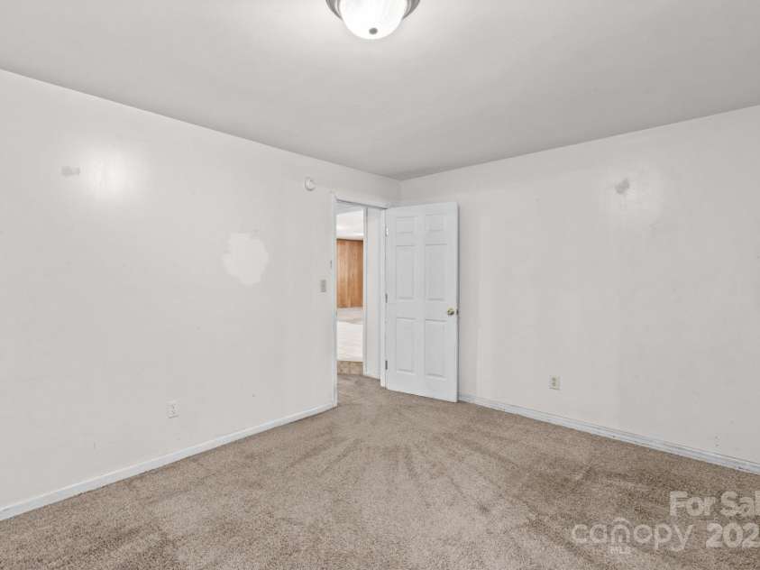 991 Fairway Drive, Kannapolis, NC 28081.  MLS# CAR4301206, YatesRealty ID 4295. 