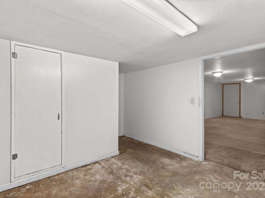 991 Fairway Drive, Kannapolis, NC 28081.  MLS# CAR4301206, YatesRealty ID 4295. 