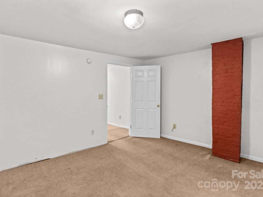 991 Fairway Drive, Kannapolis, NC 28081.  MLS# CAR4301206, YatesRealty ID 4295. 