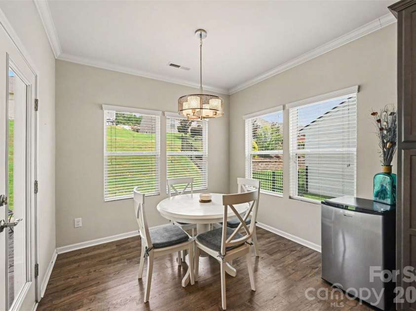 2316 Celandine Way, Tega Cay, SC 29708.  MLS# CAR4408593, YatesRealty ID 42952. Breakfast area