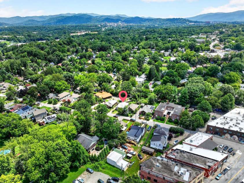 29 Mildred Avenue, Asheville, NC 28806.  MLS# CAR4406937, YatesRealty ID 42954. 