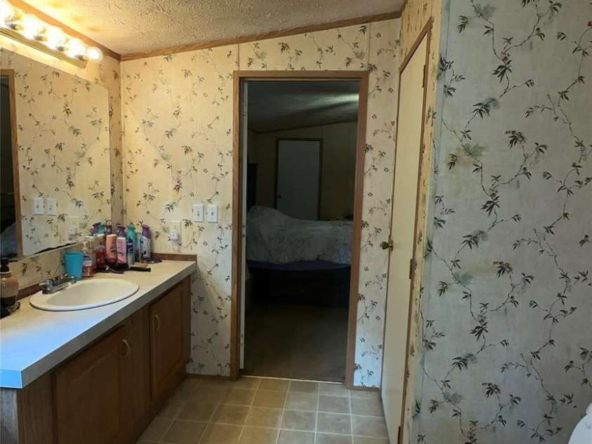 294 Lester Lane, Hendersonville, NC 28739.  MLS# CAR4399689, YatesRealty ID 42956. 