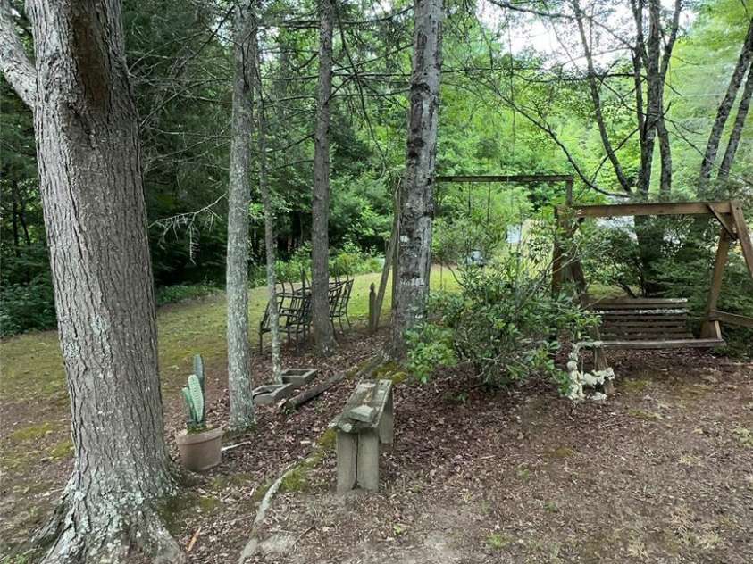 294 Lester Lane, Hendersonville, NC 28739.  MLS# CAR4399689, YatesRealty ID 42956. 