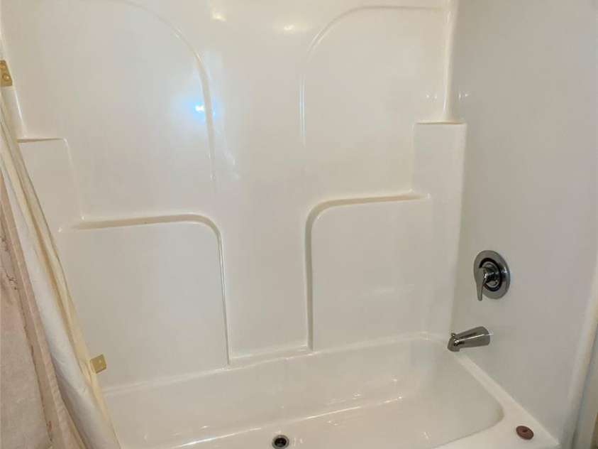 294 Lester Lane, Hendersonville, NC 28739.  MLS# CAR4399689, YatesRealty ID 42956. 