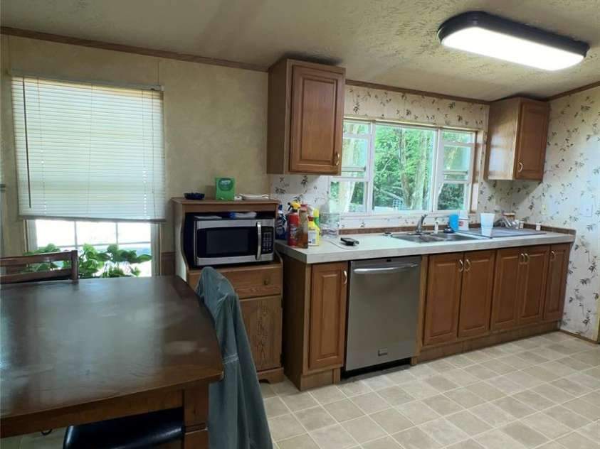 294 Lester Lane, Hendersonville, NC 28739.  MLS# CAR4399689, YatesRealty ID 42956. 