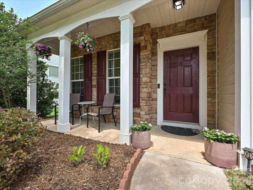 2505 Mullis Lane, Matthews, NC 28105.  MLS# CAR4405649, YatesRealty ID 42957. 