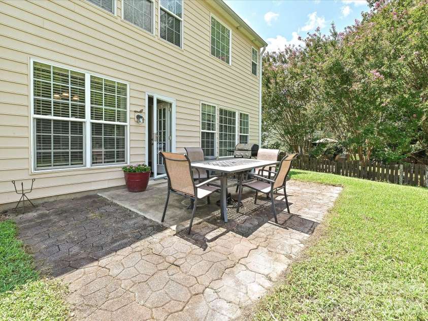 2505 Mullis Lane, Matthews, NC 28105.  MLS# CAR4405649, YatesRealty ID 42957. 