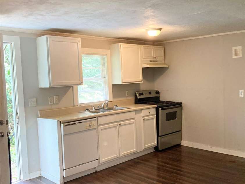 726 Grace Street, Salisbury, NC 28144.  MLS# CAR4408000, YatesRealty ID 42958. 