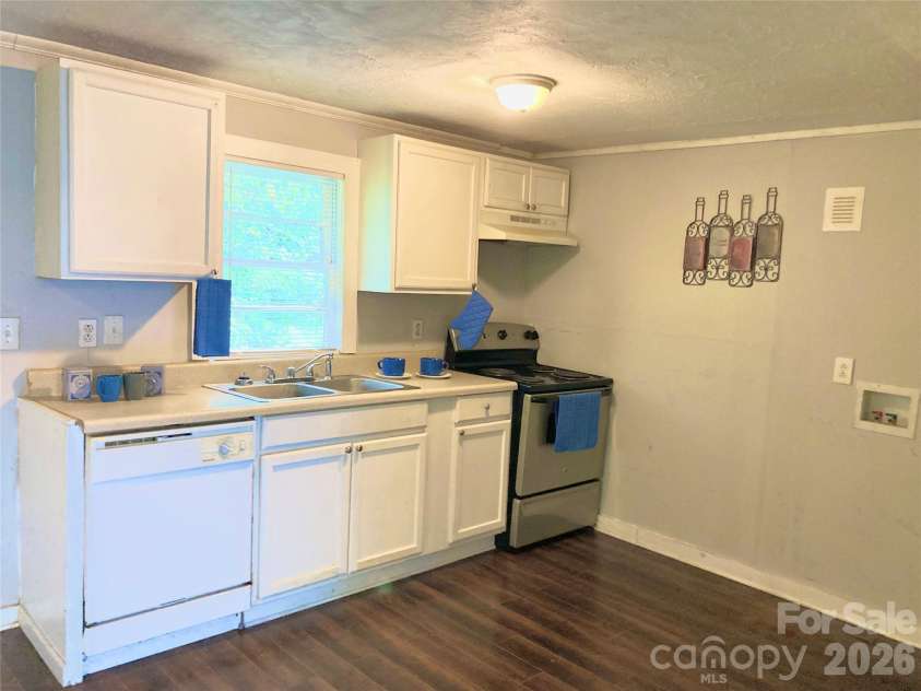 726 Grace Street, Salisbury, NC 28144.  MLS# CAR4408000, YatesRealty ID 42958. 