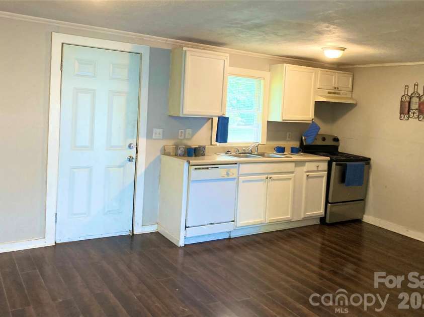 726 Grace Street, Salisbury, NC 28144.  MLS# CAR4408000, YatesRealty ID 42958. 