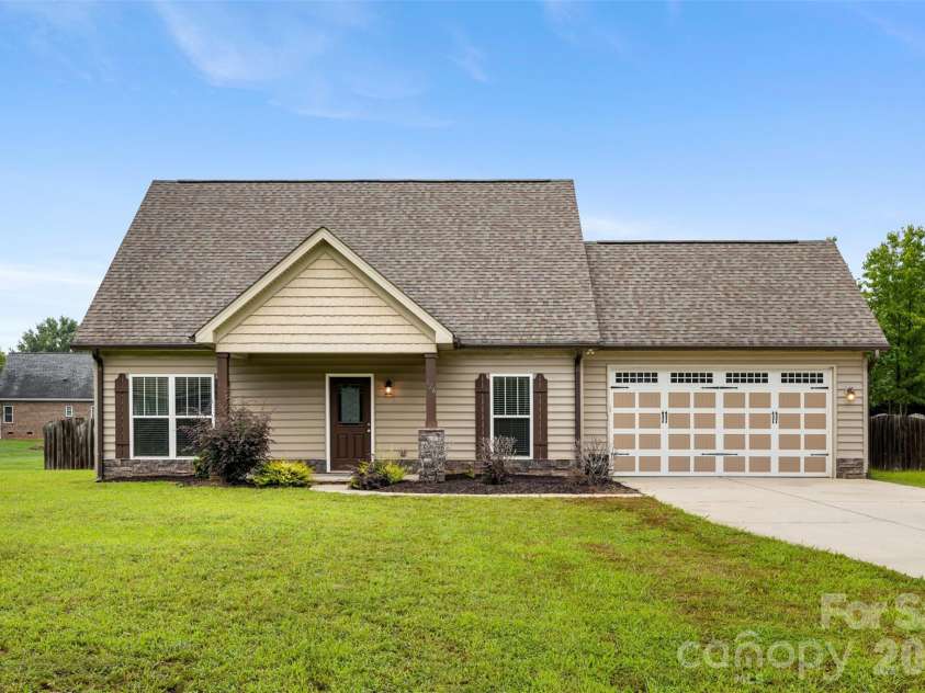 926 Hathcock Glen Drive, Oakboro, NC 28129.  MLS# CAR4411445, YatesRealty ID 42959. 