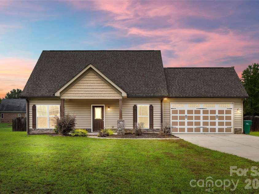 926 Hathcock Glen Drive, Oakboro, NC 28129.  MLS# CAR4411445, YatesRealty ID 42959. 