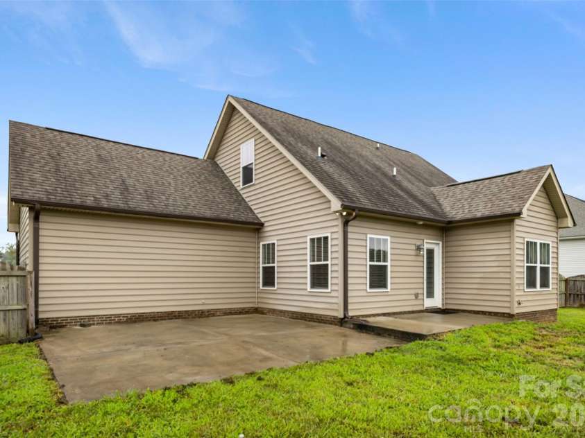 926 Hathcock Glen Drive, Oakboro, NC 28129.  MLS# CAR4411445, YatesRealty ID 42959. 