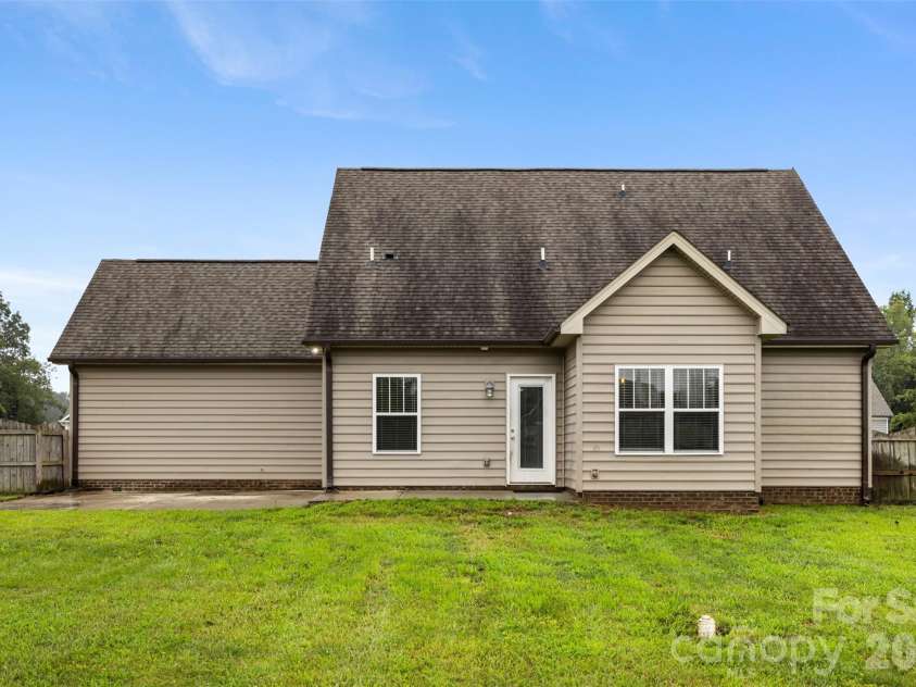 926 Hathcock Glen Drive, Oakboro, NC 28129.  MLS# CAR4411445, YatesRealty ID 42959. 