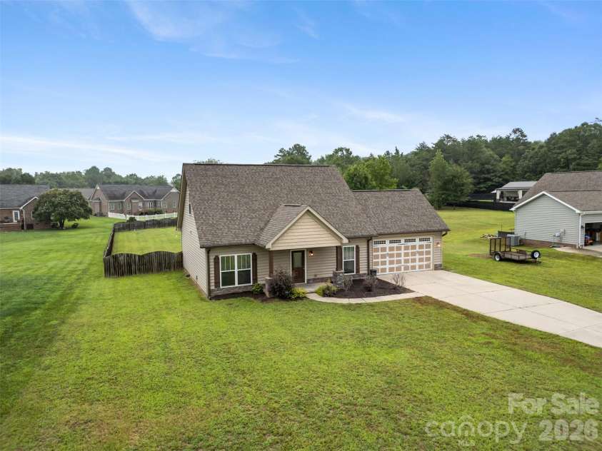 926 Hathcock Glen Drive, Oakboro, NC 28129.  MLS# CAR4411445, YatesRealty ID 42959. 