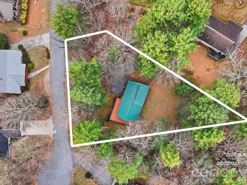205 Mint Way, Flat Rock, NC 28731.  MLS# CAR4351896, YatesRealty ID 4296. 