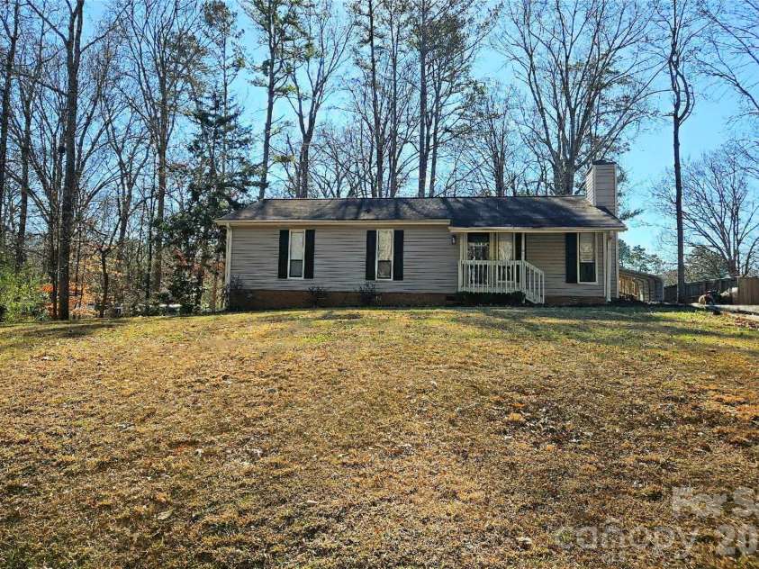 506 Settlement Drive, Midland, NC 28107.  MLS# CAR4335976, YatesRealty ID 4296. 